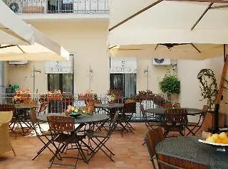 阿格泰耶酒店 3*